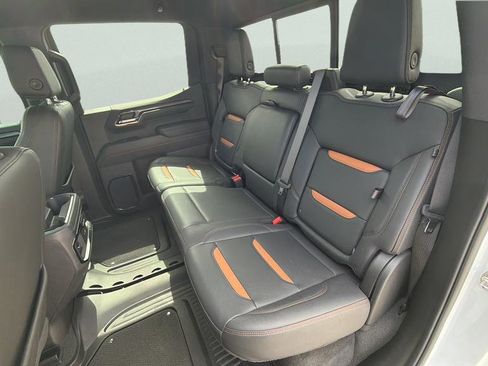 Used 2024 GMC Sierra 1500 AT4 w/ Technology Package AWD/4WD image 17