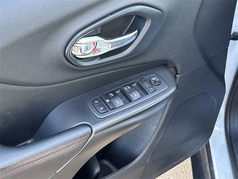 Used 2020 Jeep Cherokee Trailhawk w/ Comfort/Convenience Group image 20