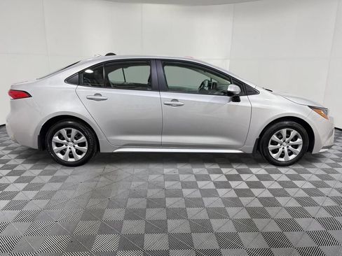 Used 2026 Toyota Corolla LE FWD image 7