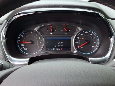 Used 2023 Chevrolet Traverse LT FWD image 17
