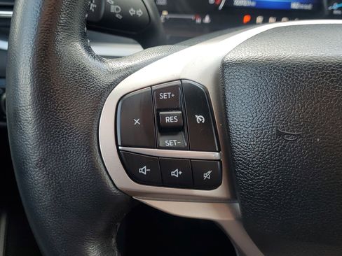 Used 2022 Ford Explorer XLT w/ Equipment Group 202A image 27