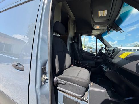 Used 2019 Mercedes-Benz Sprinter 170 image 17