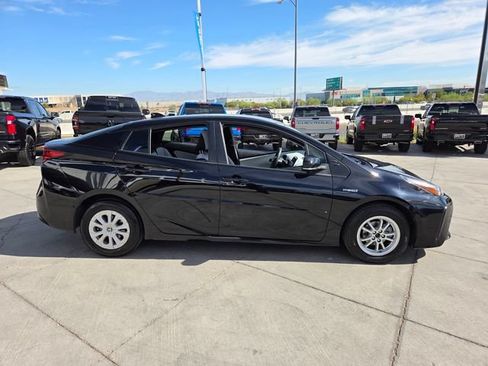 Used 2021 Toyota Prius LE FWD image 7