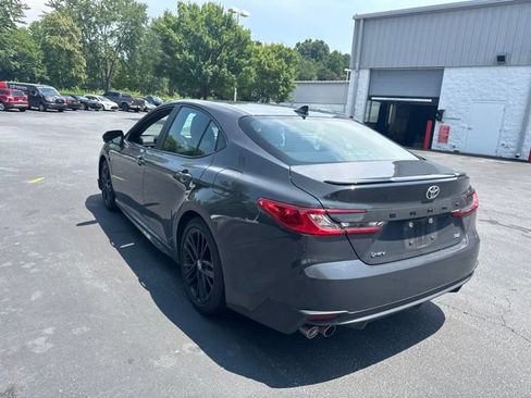 Used 2025 Toyota Camry SE w/ Convenience Package FWD image 7