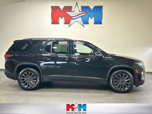 Used 2023 Chevrolet Traverse RS w/ LPO, Floor Liner Package AWD/4WD image 1