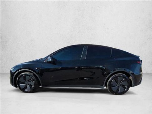 Used 2026 Tesla Model Y AWD image 8