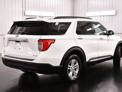 Used 2022 Ford Explorer XLT image 7