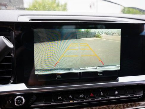 Used 2024 GMC Sierra 1500 Elevation image 23