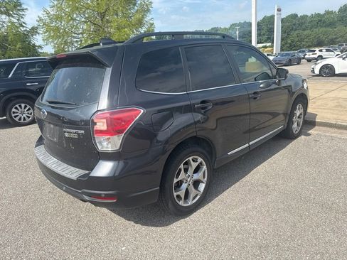 Used 2018 Subaru Forester 2.5i Touring AWD/4WD image 4
