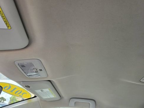 Used 2016 Toyota Corolla LE FWD image 28