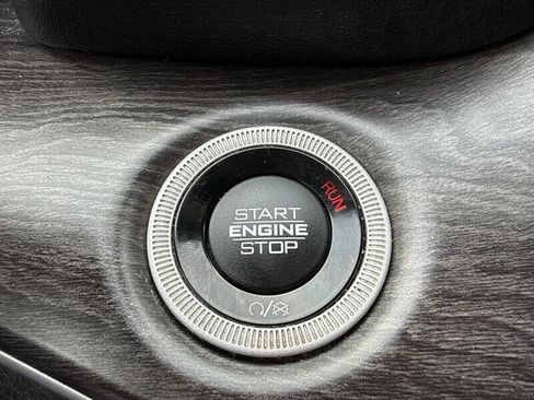 Used 2022 Jeep Grand Cherokee Limited AWD/4WD image 30