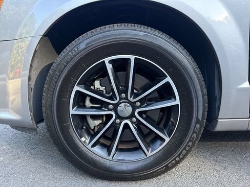 Used 2016 Dodge Grand Caravan SE FWD image 10