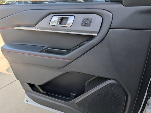 Used 2025 Ford Explorer ST-Line w/ Premium Package RWD image 14