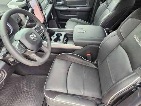 New 2026 RAM 2500 Laramie AWD/4WD image 13