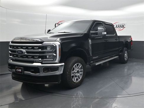 Used 2024 Ford F250 Lariat image 3