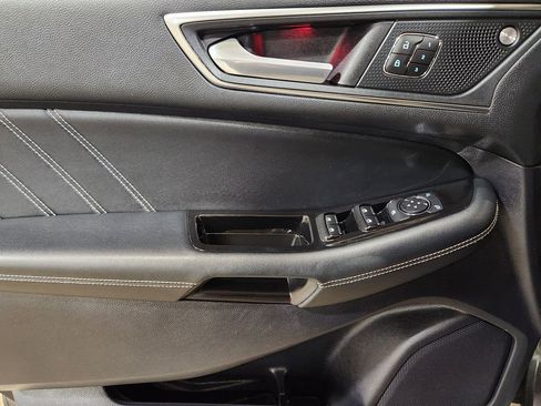 Used 2019 Ford Edge ST image 43