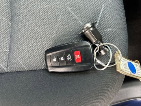 Used 2025 Toyota RAV4 XLE image 22