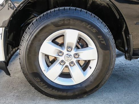 Used 2022 RAM 1500 Classic SLT image 11