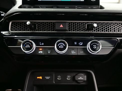 Used 2025 Honda Civic Sport image 19