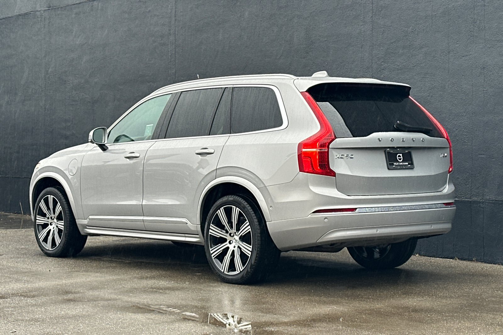 Certified 2025 Volvo XC90 T8 Plus w/ Protection Package Premier AWD/4WD image 7