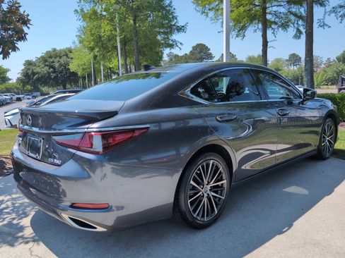 Used 2023 Lexus ES 350 w/ Premium Package FWD image 10