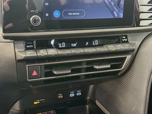 Used 2025 Toyota Camry SE FWD image 24