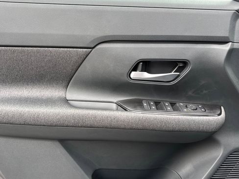 New 2026 Nissan Kicks SV w/ SV Premium Package image 8