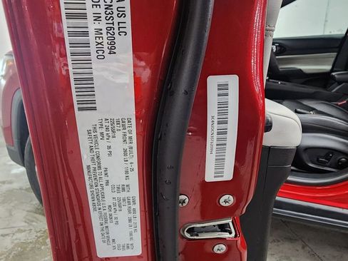 Certified 2025 Jeep Compass Limited image 48