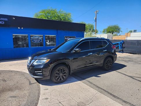 Used 2017 Nissan Rogue S w/ S Appearance Package FWD image 2