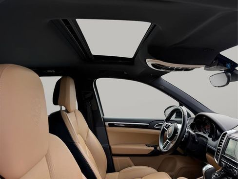 Used 2016 Porsche Cayenne image 27
