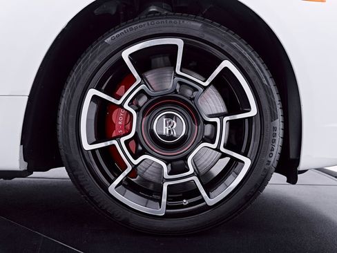 Used 2020 Rolls-Royce Dawn RWD image 41