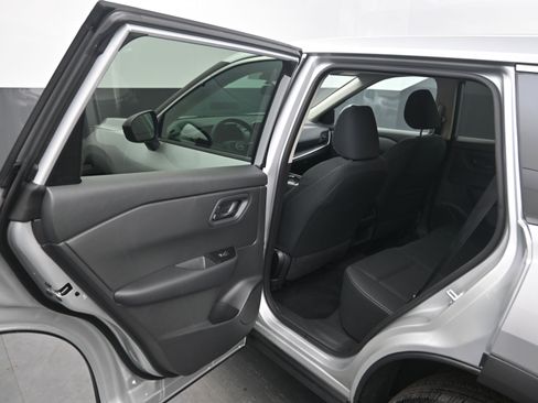 Certified 2025 Nissan Rogue S image 15