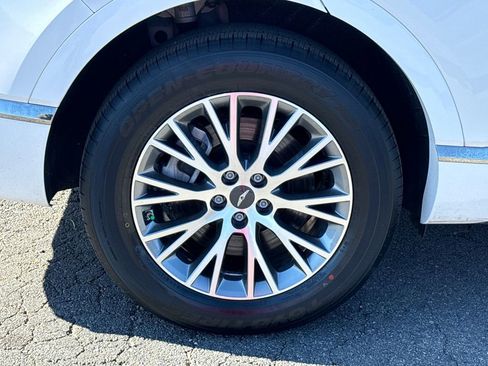 Used 2024 Genesis GV80 2.5T image 17