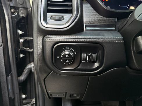 Used 2023 RAM 2500 Limited AWD/4WD image 47
