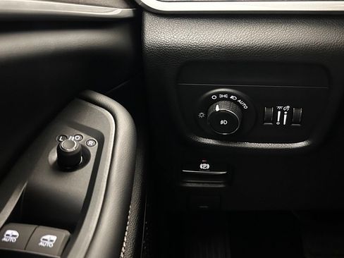 New 2026 Jeep Grand Cherokee Limited w/ Limited Altitude Package AWD/4WD image 19