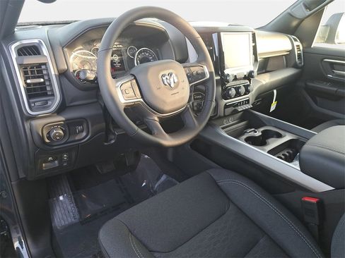 New 2026 RAM 1500 4x4 Crew Cab image 15