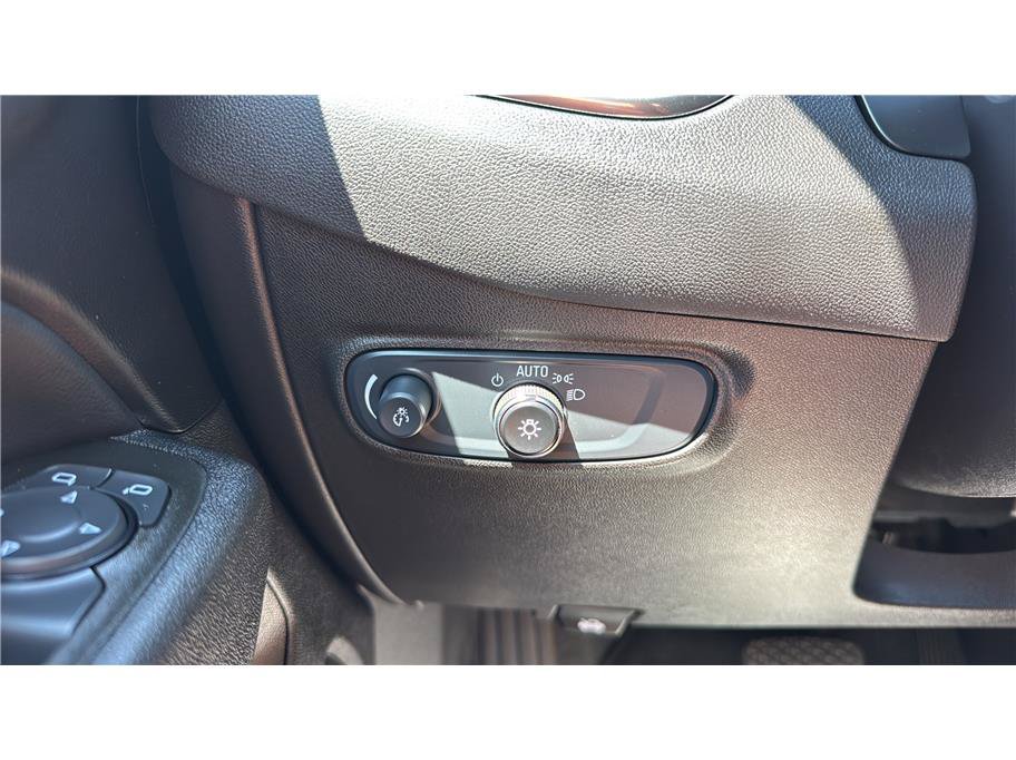 Used 2024 Chevrolet Equinox LT FWD image 33