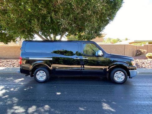 Used 2017 Nissan NV 3500 SV w/ SV Technology Package image 6