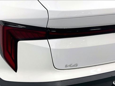 Used 2025 Kia K4 EX image 29