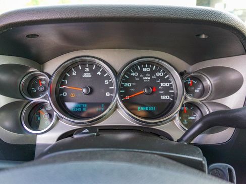 Used 2011 Chevrolet Silverado 1500 LT AWD/4WD image 11