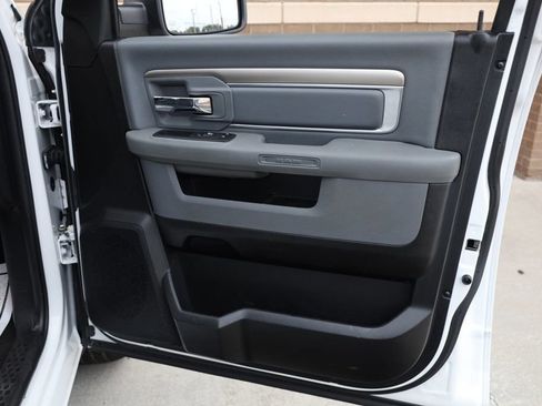 Used 2019 RAM 1500 Classic SLT image 23