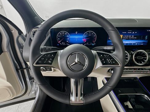 Certified 2026 Mercedes-Benz GLA 250 4MATIC image 11