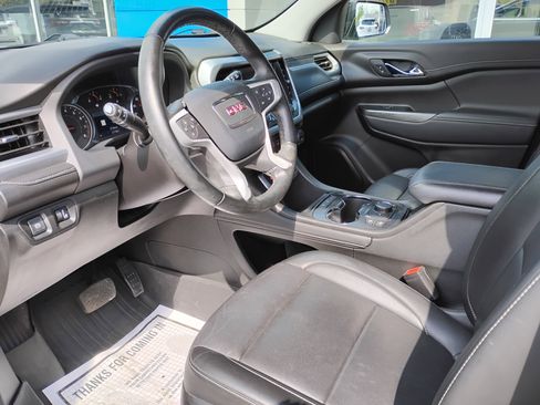 Used 2023 GMC Acadia SLT w/ LPO, Floor Liner Package FWD image 11