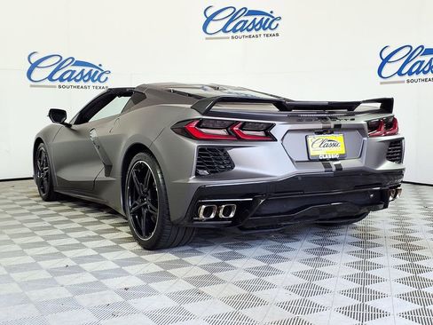 Used 2021 Chevrolet Corvette Stingray Preferred Cpe w/ Z51 Performance Package RWD image 2