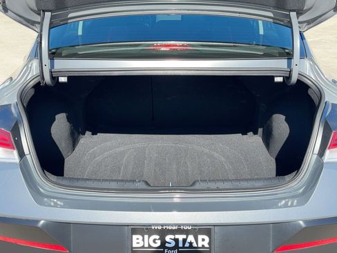 Used 2025 Hyundai Elantra SEL image 30