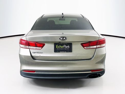 Used 2017 Kia Optima LX w/ Option Group 014 FWD image 7