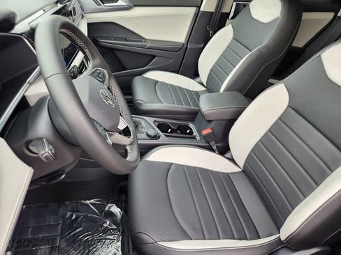 New 2026 Volkswagen Taos SEL AWD/4WD image 6