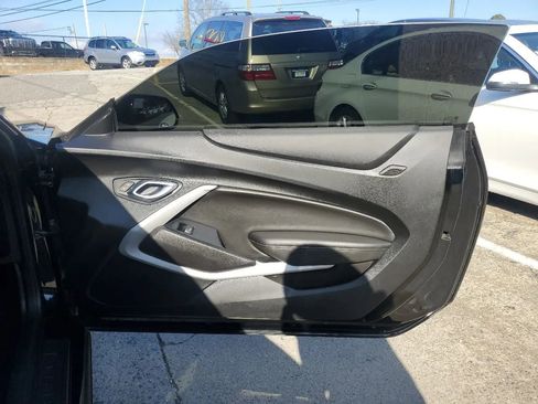 Used 2019 Chevrolet Camaro LT RWD image 15