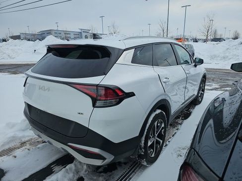 Used 2023 Kia Sportage EX image 4