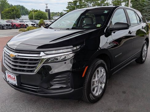 Used 2023 Chevrolet Equinox LS w/ Driver Confidence II Package AWD/4WD image 4